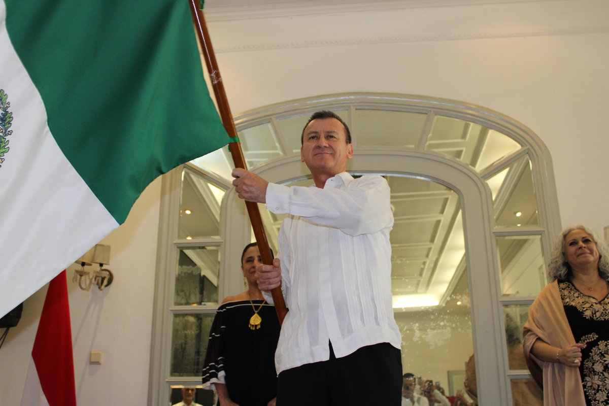 EmbMexIno's tweet photo. Celebrating the 213th anniversary of Mexican Independence in Jakarta, Indonesia. 🇲🇽🎉 Viva México! 🎊🌮🎶💃 (1/5) https://t.co/6uucsGPR1M