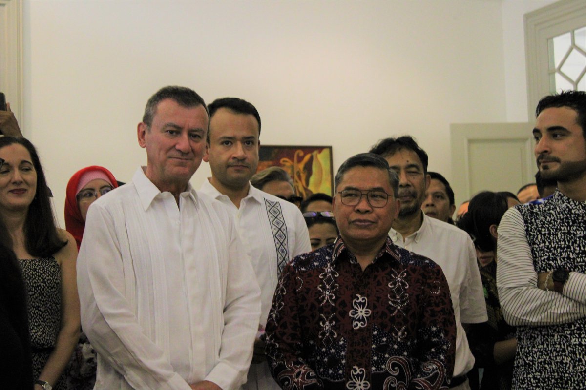 EmbMexIno's tweet photo. The guest of honor, Dr. Alue Dohong, Deputy Minister of Environment and Forestry of Indonesia, and Ambassador Armando Álvarez, delivered speeches on bilateral relations on the 70th anniversary of diplomatic relations between Mexico and Indonesia. 🤝🇲🇽🇮🇩 (2/5) https://t.co/RTgsTAoYHf