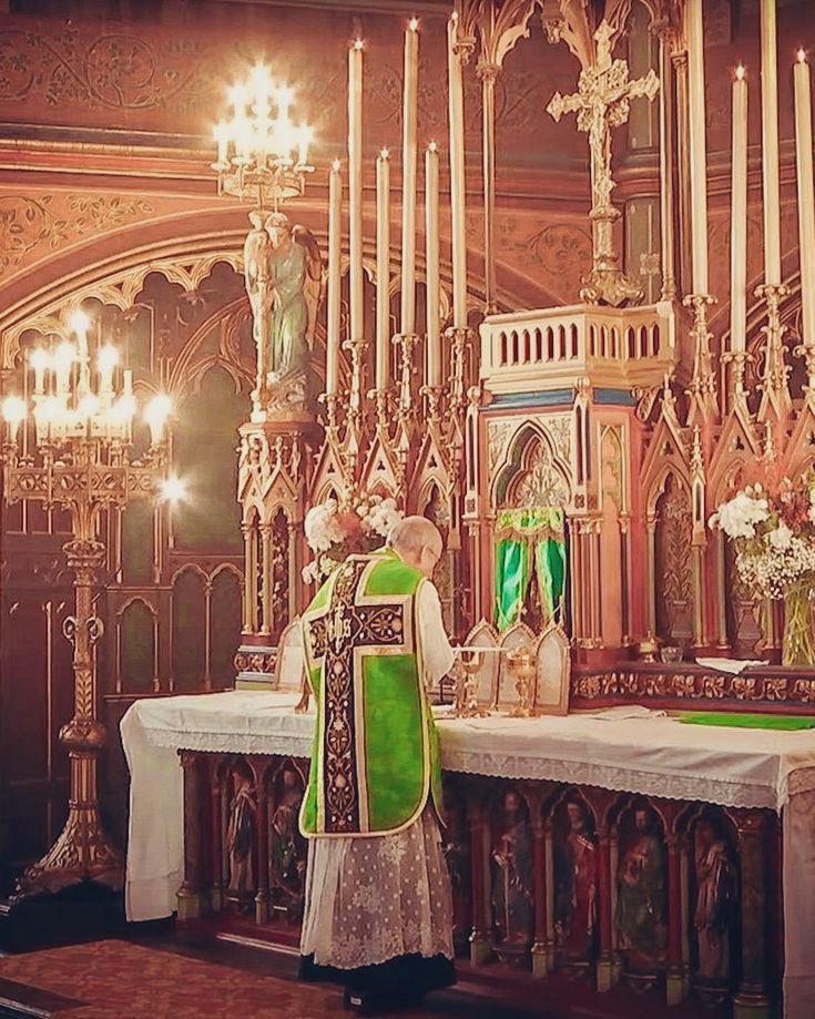 Pray The Rosary tweet media