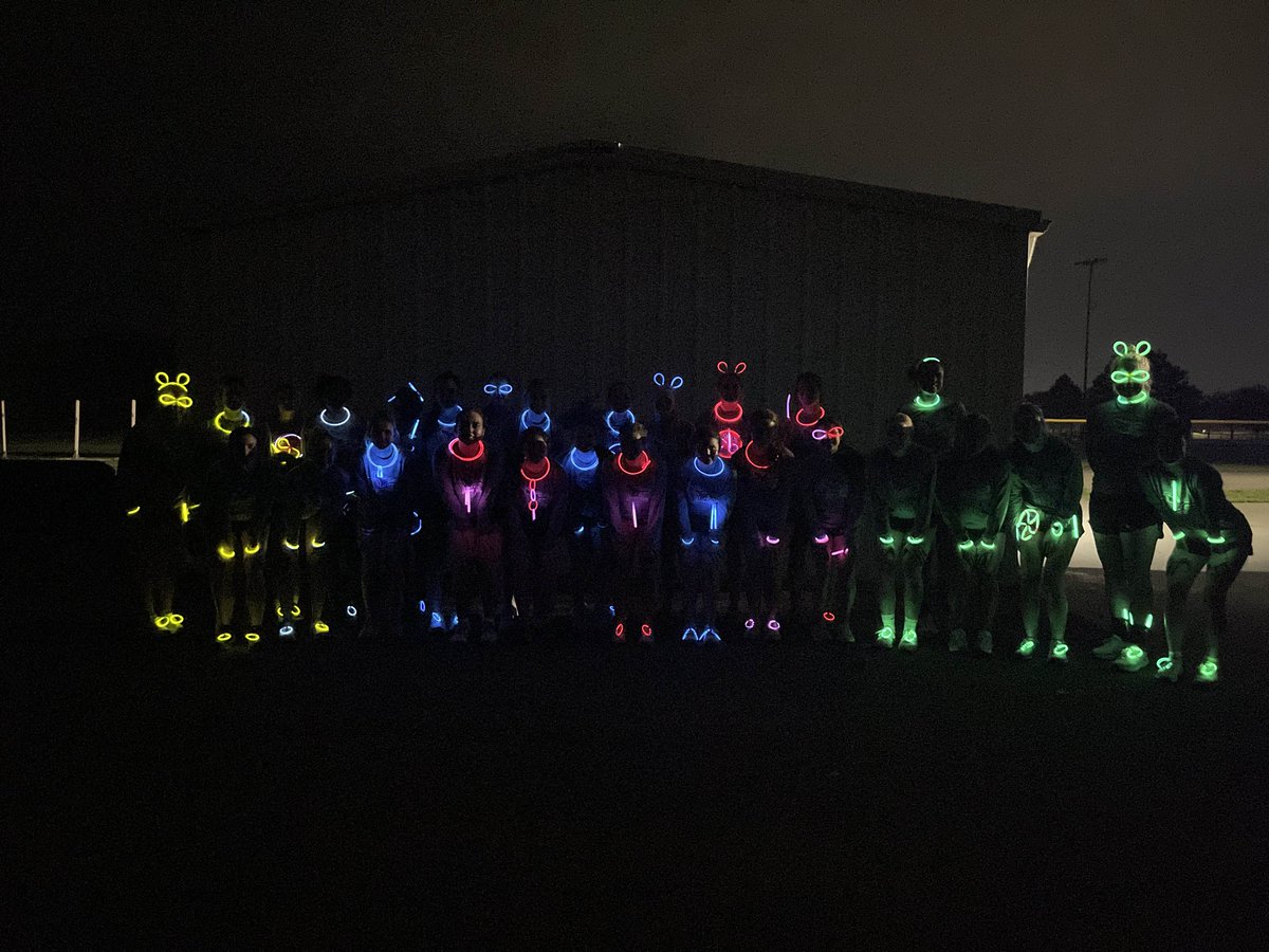 KwuWbb's tweet photo. The 9th Annual Glow Run is in the books! Shoutout to the girls for closing the pre-season with a bang!! https://t.co/1oKfoTKELp