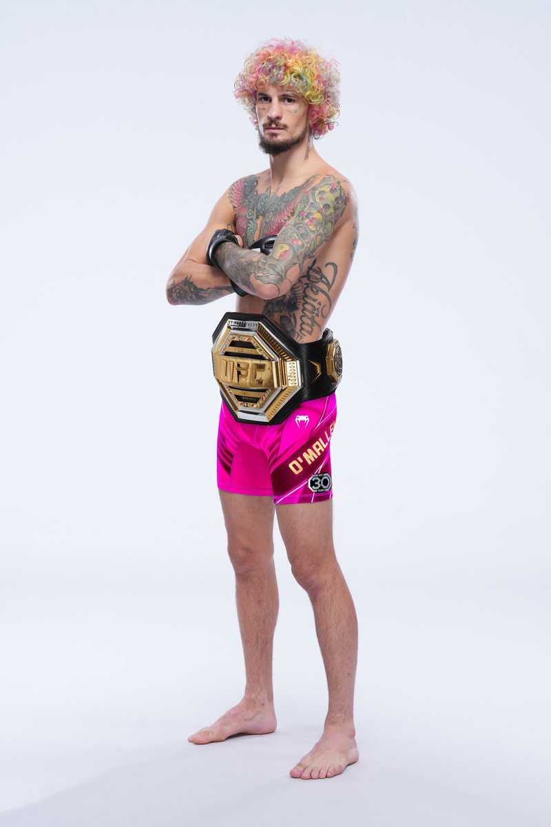mma_orbit's tweet photo. Would you like to see Sean O’Malley get his own custom champion shorts? 🍬🏆

📸 @connerburks https://t.co/Q7SZHN48gi