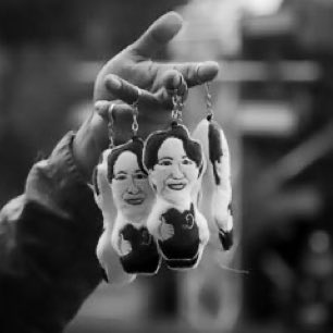 GRIN_RR's tweet photo. ¡Llévelo, llévelo, pague su #Diezmo y le damos totalmente “gratis” su llavero con la imagen de #Ratalfina, para que siempre recuerde quién les está robando su salario!
#IndependenciaDelMalGobierno https://t.co/kWtLWToDu0