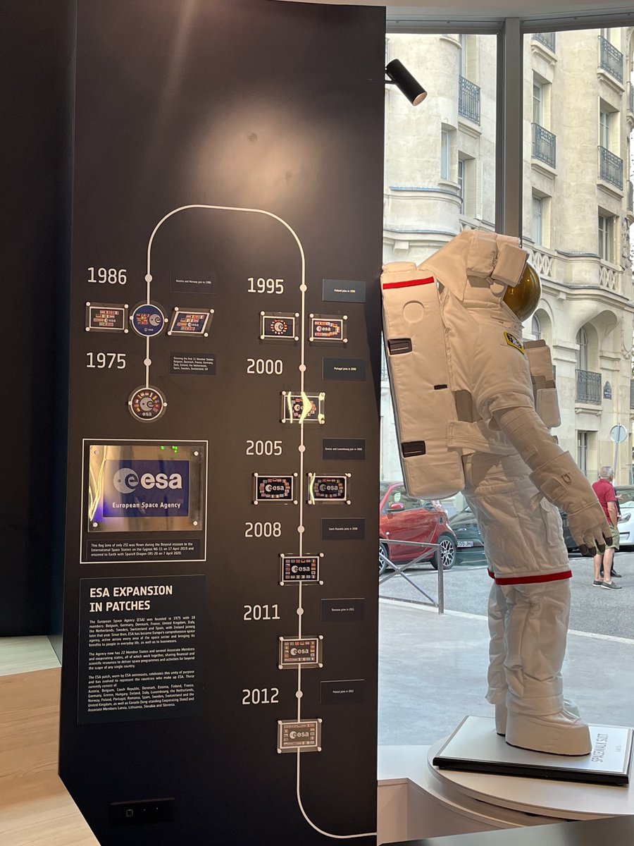 NathalieTinjod's tweet image. Inauguration de l’Astrolabe &amp;amp; du Space Shop au siège de l’⁦@ESA_fr⁩ aujourd’hui par le maire du 15e arrondissement de #Paris ⁦@Philippe_Goujon⁩ &amp;amp; par le Chef d’établissement Éric Morel. Un lieu de rencontre avec les parisiens, didactique &amp;amp; inspirant #Espace #Education