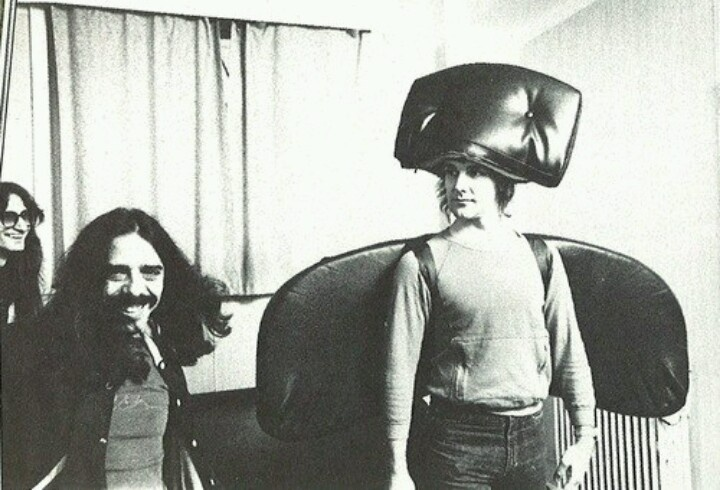 RushHistory2112's tweet photo. Its #MakeAHat Day! 🎩🧢🎓👒🤠 https://t.co/jo22AKDYo0