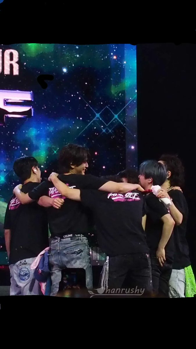 LemaPuffy's tweet photo. Tokay, it's the day of my beautiful and wonderful boyfriend, happy birthday @MaikoSoo 🧡
And it's also the day of these talented and amazing jorks @iKONIC_143 !  
Can't believe I spent time with all of these boys the same night 🥰🧡
I love you ALL with all my heart 🧡 https://t.co/V5mlmMoSkO