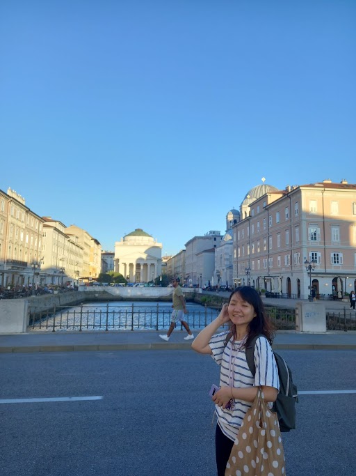 Cara and TS attended the 1st TDP-43 conference in Trieste last week and presented some of the most recent unpublished data on the role of TDP-43 in paraspeckles (talk and poster). 3 days of TDP-43 biology - what can be better?..😀👩‍🔬