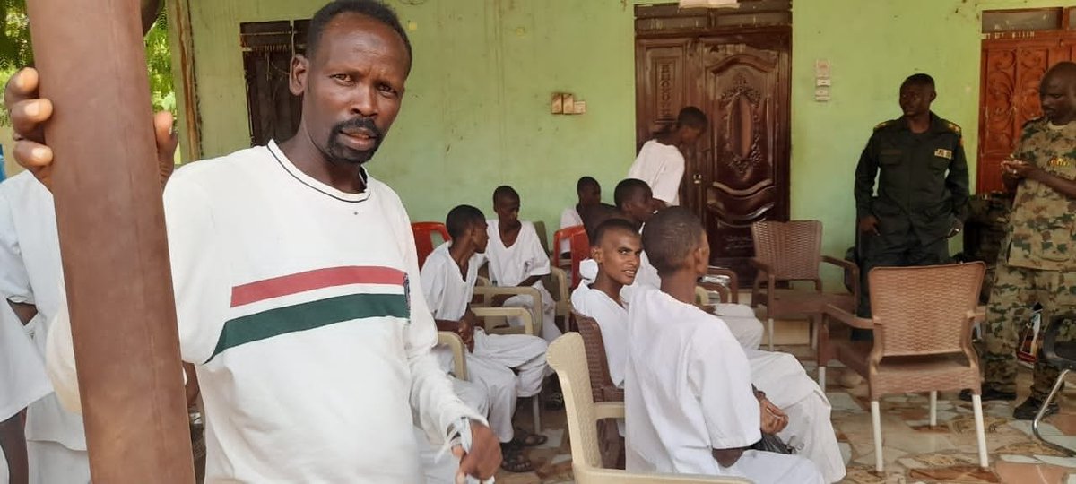 القوات المسلحة تسلم أسرى مليشيا الدعم السريع المتمردة من القُصر إلى الصليب الأحمر.
#السودان