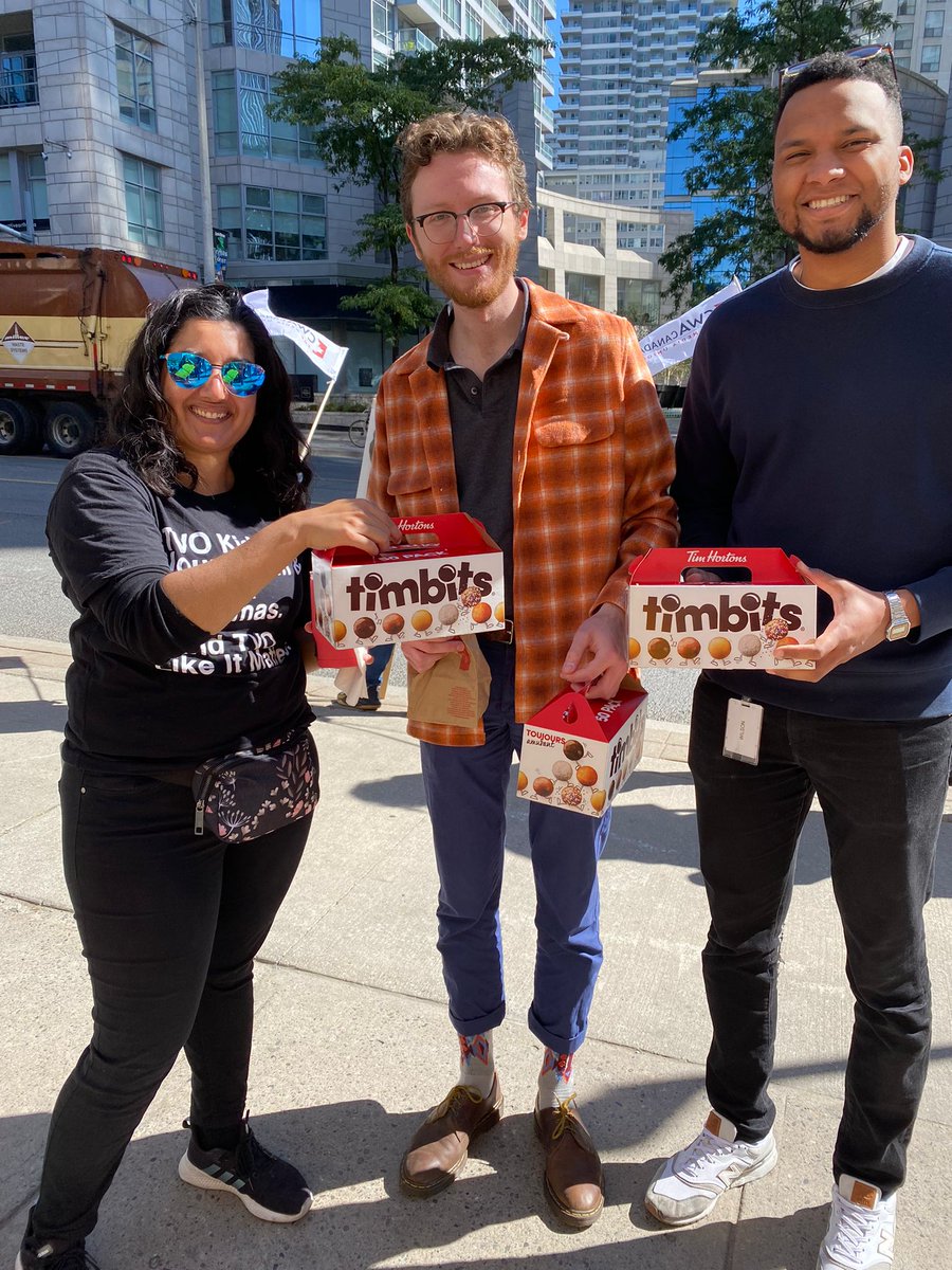 TVO_CMG's tweet image. Many thanks to Goldblatt Partners @GPLLP for supporting striking TVO workers on the line today! 

#SupportTVOWorkers #onLab