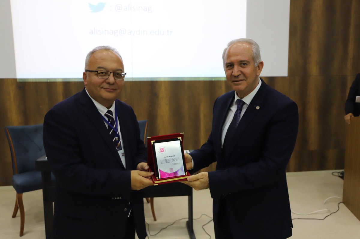 firatresmihesap's tweet photo. Türkiye Üniversiteler Sürekli Eğitim Merkezi Konseyi Sonbahar Çalıştayı Üniversitemizin ev sahipliğinde Elazığ’da gerçekleştirildi. https://t.co/xcPqUjS630