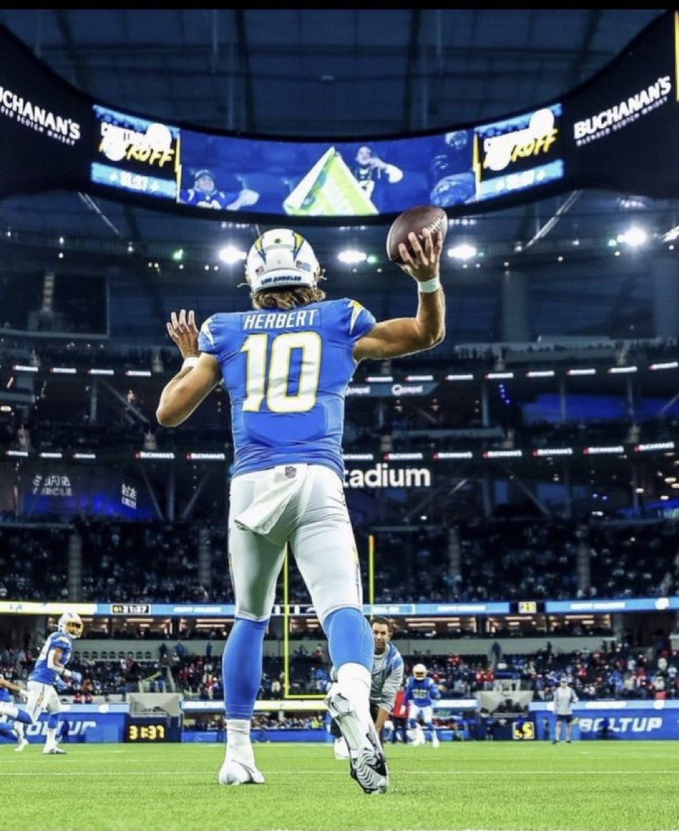 ًBoltUpYo tweet media