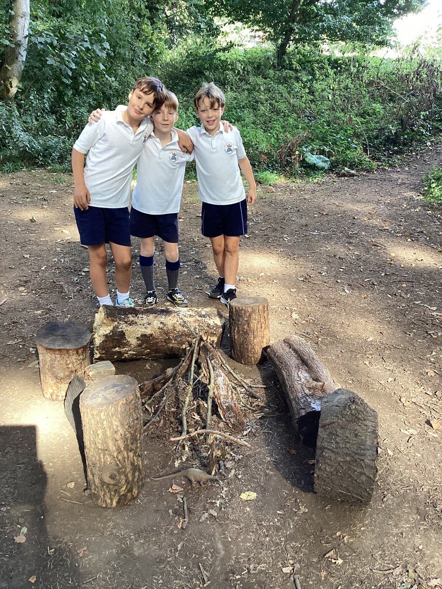 HZG_OutdoorEd's tweet photo. #HazlegroveYear4 have been building dinosaur dens in Outdoor Ed this week! #HazlegroveOutdoorEd #AdventureAwaits https://t.co/X4xOXWsPPR