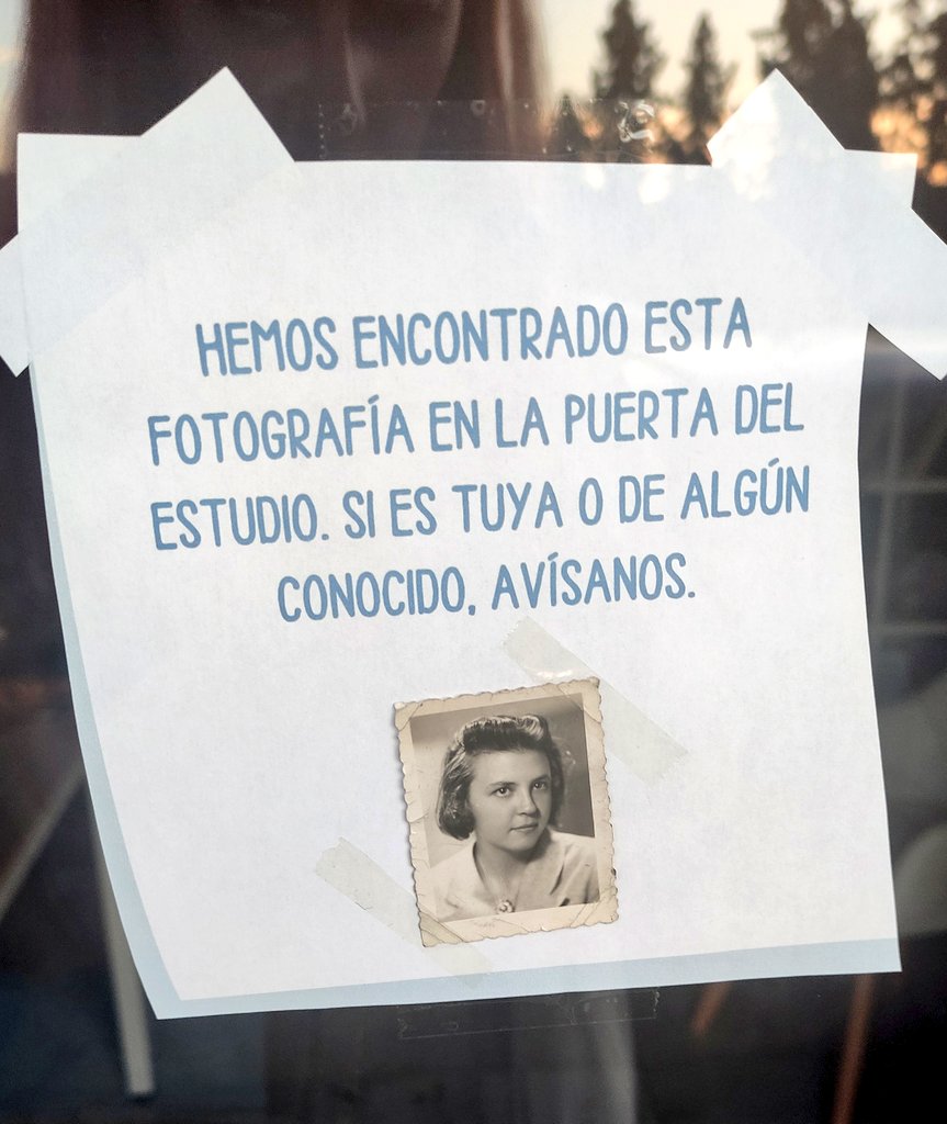 ¡Twitter (o X) haz tu magia!
Ayudadnos a que este recuerdo regrese a las manos de su dueñx 📷
Está en Numen Studio, en Granada capital (C/Ramón y Cajal, 3) ¡Gracias!