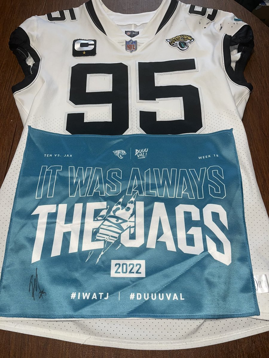 GIVEAWAY!! @BigXander95 signed a IWATJ towel last night at All access. I want to give it to the first JAGS fan that guesses the correct number 1-100. Like the post and RT. Good luck to you all. Duuuvall!!