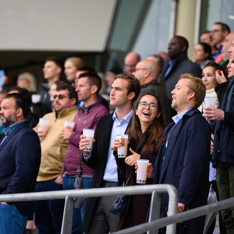 Ascot's tweet photo. Raise your glass and join the festivities at #Ascot's renowned Beer Festival, set amidst the backdrop of the dazzling Autumn Racing Weekend 🍻

High-quality racing meets the tradition of real ale, creating a simply unforgettable fusion. Get ready for an exceptional weekend 🏇