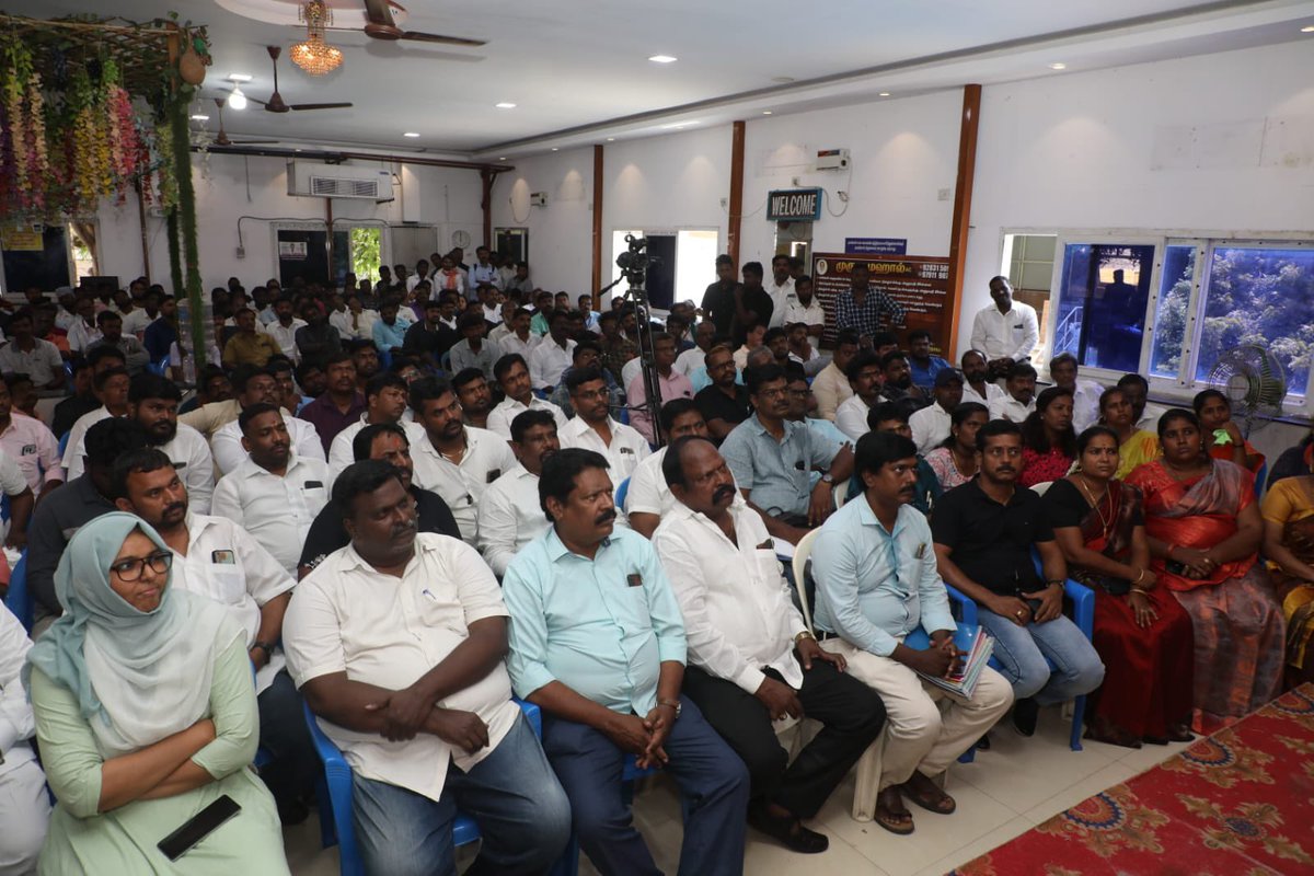 நாம் தமிழர் கட்சியின் உள்கட்டமைப்பை மறுசீராய்வு செய்து, வலிமைப்படுத்தி, எதிர்வரும் தேர்தல்களுக்கு அணியப்படுத்துவதற்காக, இன்று 15-09-2023 
சென்னை அயனாவரத்தில் நடைபெற்ற வடசென்னை மற்றும் மத்திய சென்னை மாவட்டங்களுக்குட்பட்ட தொகுதிகளுக்கான கலந்தாய்வுக் கூட்டத்தின் போது,