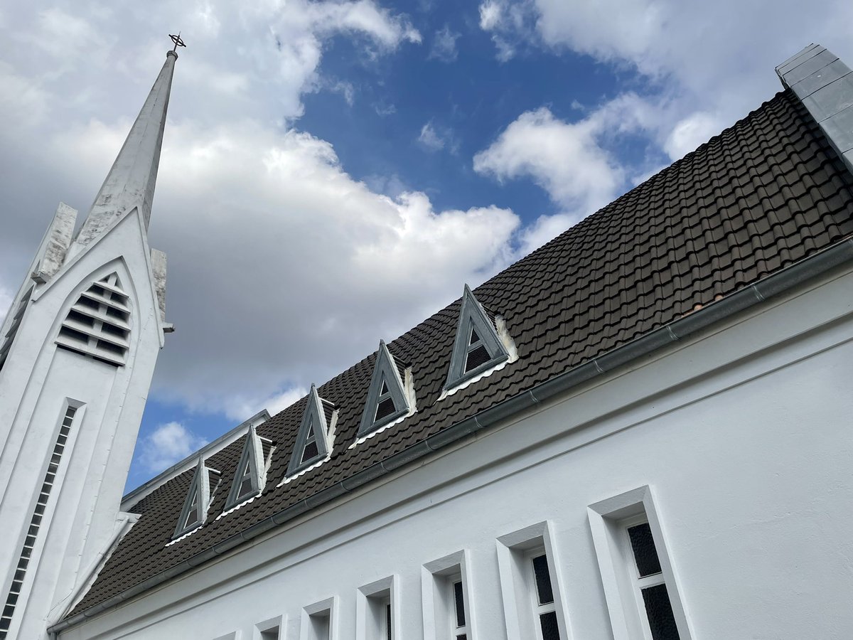 jenny_knudsen's tweet photo. Returning home after an uplifting meeting of the #AOCICC in Paris, thankful for the warmest of hospitality for our group (and St Willibrord, of course). Much to do, and much to celebrate together. #anglican #altkatholisch https://t.co/rwD65IGXZN