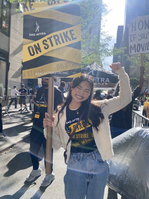 new york and los angeles picket!!! #SAGAftraStrike #SAGAftraStrong #UnionStrong https://t.co/HG96wsd<a href="/tag/sagaftrastrike"class="tags">#SAGAftraStrike</a><a href="/tag/unionstrong"class="tags"><span>#unionstrong</span></a><a href="/tag/sagaftrastrong"class="tags"><span>#sagaftrastrong</span></a>