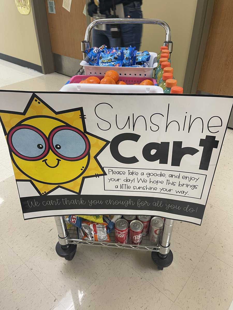 Ms. Sollie was spotted this morning with her Sunshine Cart! Happy Fri-Yay to the Jackson staff! #LevelUpPlanoISD @roachteach @RiggLEAD @LariLiner