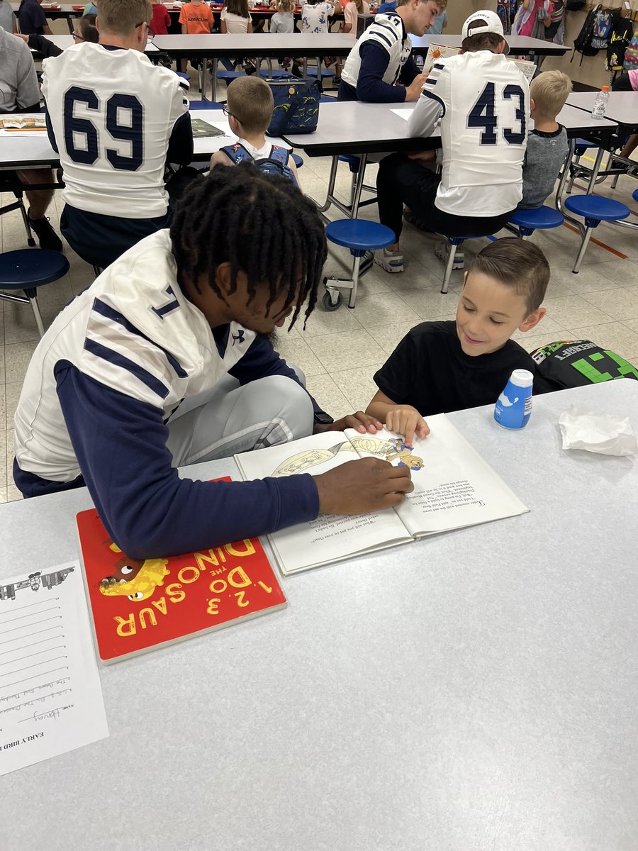 Grateful to get out and support the community again!! This time with Early-Bird reading! Thank you to Burcham elementary for allowing us to impact these kids!

#TEAM