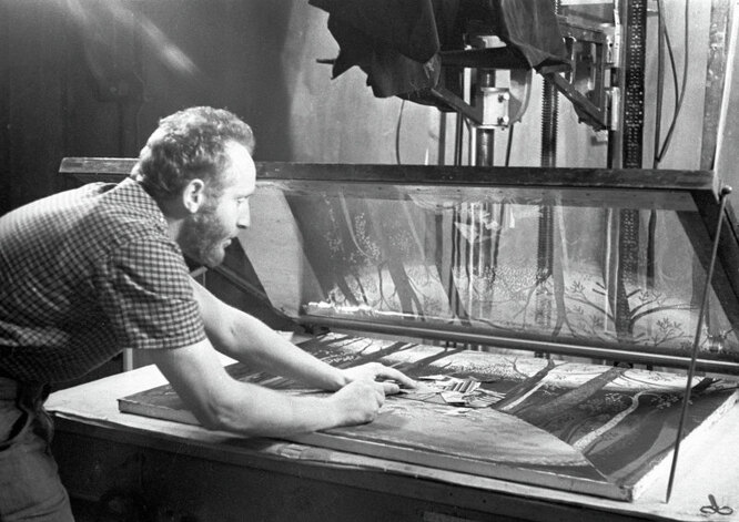 Russia's tweet photo. 🗓 #OTD in 1941, famous Soviet-Russian animation genius Yuri #Norstein was born.

He is considered one of the best animators of all time, known for his style &amp; embedded profound messages.

👁 His #HedgehogInTheFog &amp; Tale of Tales are a hard #MustSee! https://t.co/kn52CXns14