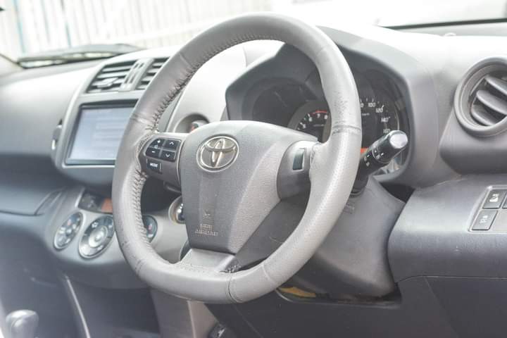 re_born20's tweet image. Weekend Deal🔥🔥

Toyota Vanguard 
5 seater
Accident free
Original paint
On quick sale 
Asking 1.9M negotiable
Location  Bypass Kamakis
#SpaceYaMagari #carbazaar

Rubis Russia #Maandamano Roiro 18% VAT Somalia Riggy G Kenyans Uhuru Kenyatta David Ndii Bottom up