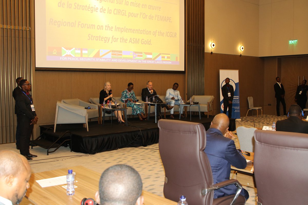 Participants at the regional forum on the implementation of Artisanal & Small-Scale gold mining strategy in Kinshasa, DR #Congo, agree that illegal exploitation & illicit trade in artisanal gold is one of the major threats to peace and security in the #GreatLakesAfrica region.