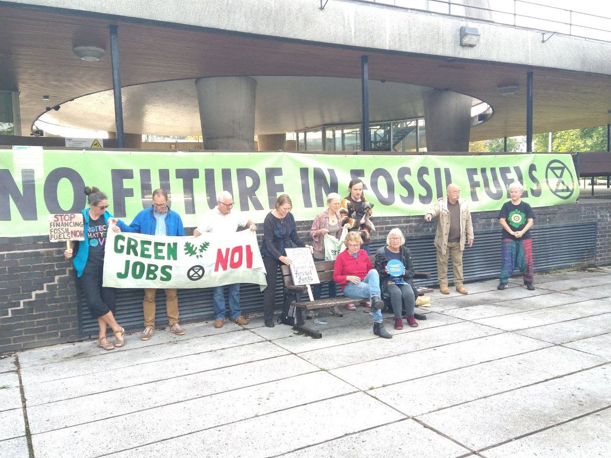 FossilFreeShrop's tweet photo. @UKDivest We're with you here in Shropshire. Protests outside the council pension fund meeting and our local HSBC branch 🌍🔥 https://t.co/uqGucWO7YN