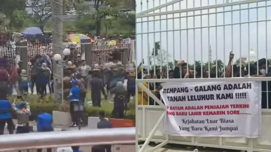 aneyeoneast's tweet photo. Protests in Indonesia as thousands face eviction for Rempang ‘Eco-City’
Demonstrations have rocked Indonesia’s Riau province as residents of Rempang Island protest against government plans to evict thousands of people to make way for a multibillion-dollar Chinese-owned glass f... https://t.co/hwdMXtK60I