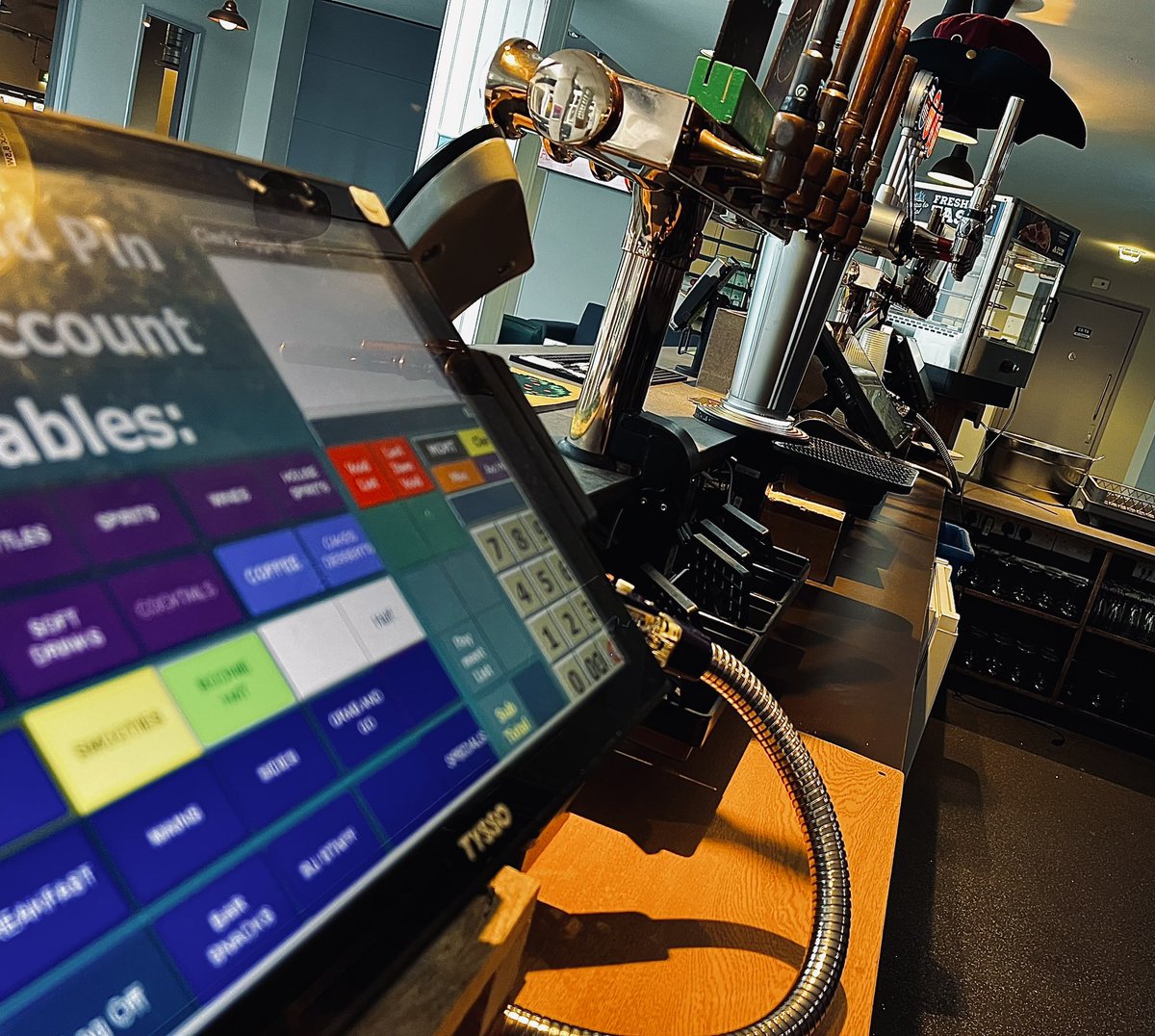 LtdEcr's tweet photo. Student Union point of sale 

Cashless transactions

Food and drink 

Kitchen orders automatically sent from each point of sale to the kitchen for preparation and delivery to table https://t.co/5kGcd22WtV