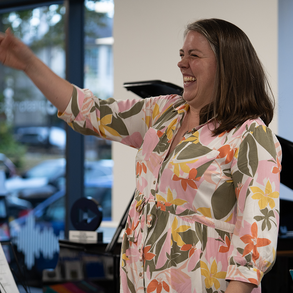 PrestoShop's tweet photo. Many thanks to @lucyaehollins and @suzzievan for their brilliant event on Wednesday night, promoting the launch of their vocal warm-up guide 'How to make your choir sound awesome!' (from @banksmusic)!

📖 Order here:
https://t.co/Xtutq8Sb8j https://t.co/4UvJcrX3c5