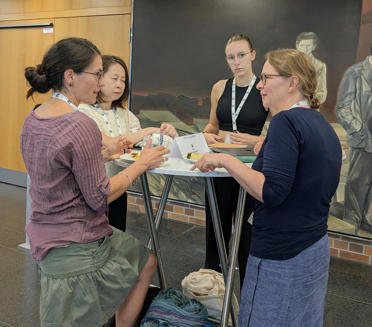 Paola_barbarbo's tweet photo. Female scientist time! Mentors and mentees meet to exchange experiences and life stories.

#gfoe23 https://t.co/wHMgzzgdFY