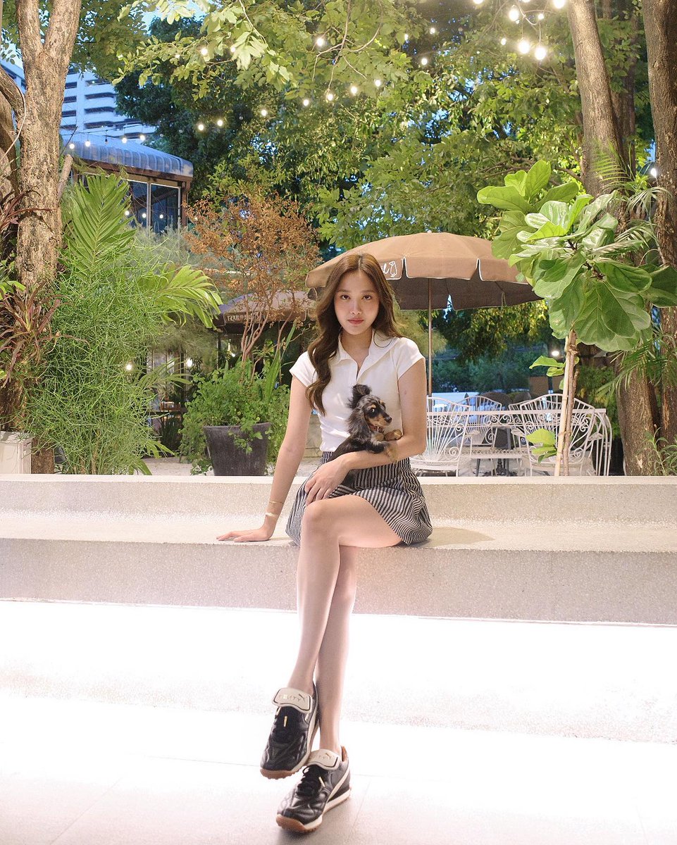 Mamalate28's tweet photo. สโรสวยม๊ากกกก ส่วนฟลัฟฟี่หวงแม่หรอลูก มองแรงซะขนาดนั้น 🌷🐰🐾
#srchafreen https://t.co/Pna3l1ZKSO