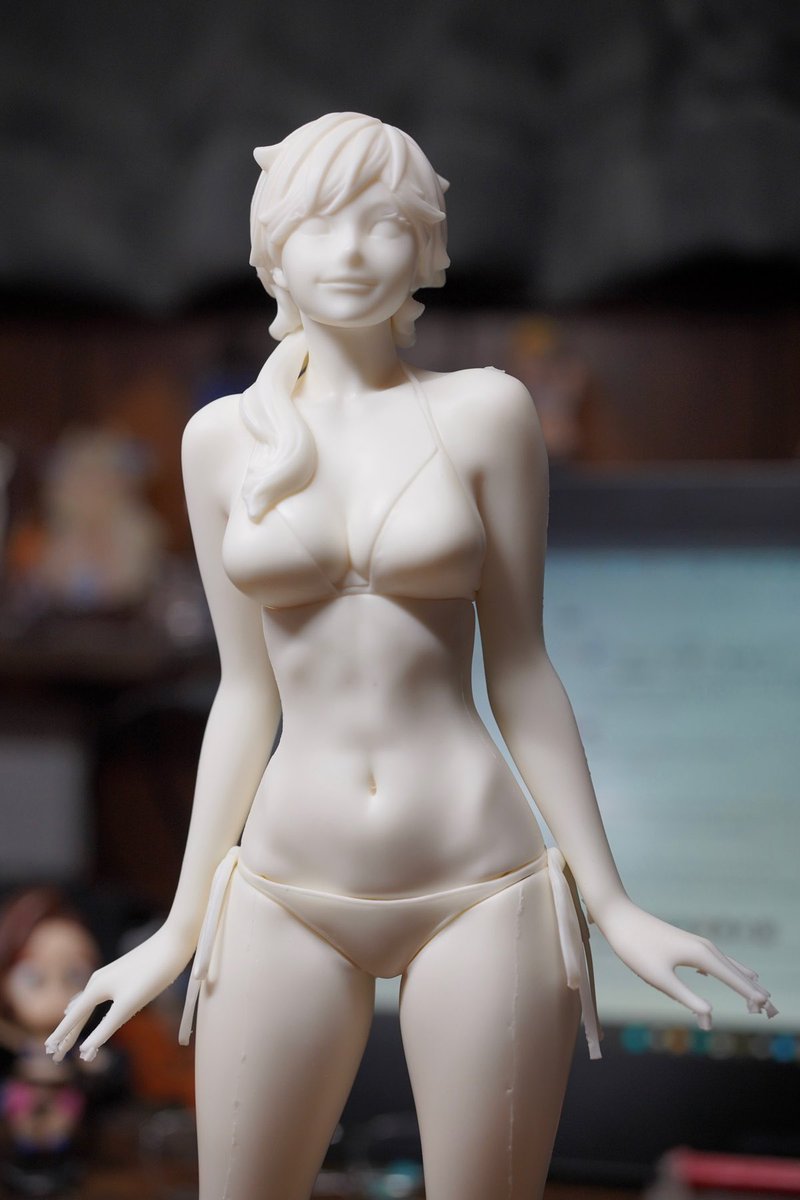 1/6スケール真琴ちゃんガレージキットは明日土曜日夜7時ごろにBOOTHに登録予定です。販売価格¥18000を予定しております。(塗装品写真は胸像だった頃の原型に塗装したものです) 