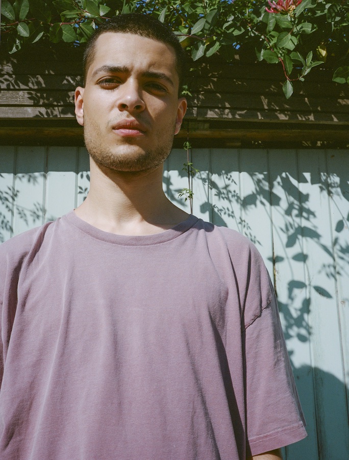 .<a href="/LukeGommMusic/">Luke Gomm</a>'s 'Sunshine In My Eyes' is just right for these late summer days - watch the video first on Clash...

clashmusic.com/news/luke-gomm…