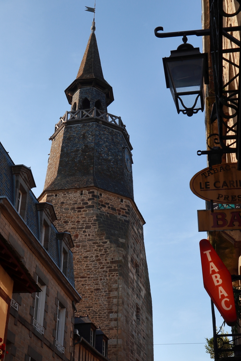 JillHpdc's tweet photo. #FrenchDiary day 9 Saturday
Bourges breakfast in the park - pastries from a lovely bakery. Then on to Dinan, an afternoon wander down the steep cobbled street to the old port, beer and ices in a cafe garden by the river and an evening meal of galettes π https://t.co/MrDPiH7s63