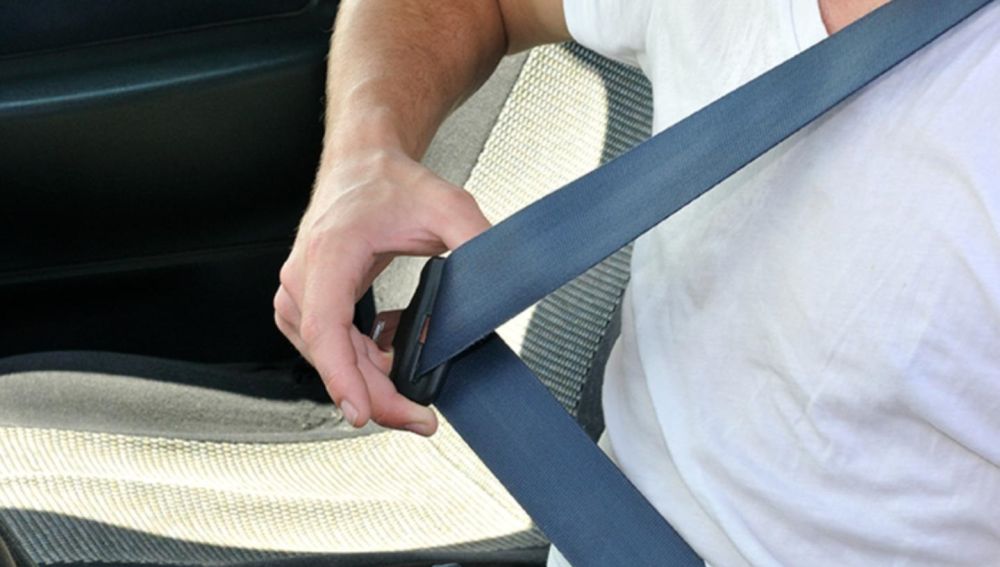 AXAMolins's tweet photo. Muchas lesiones de los accidentes de tráfico se producen por el mal uso del cinturón de seguridad https://t.co/3cGbY1yklS @Ponle_Freno https://t.co/9HJ3ZYA4Zy