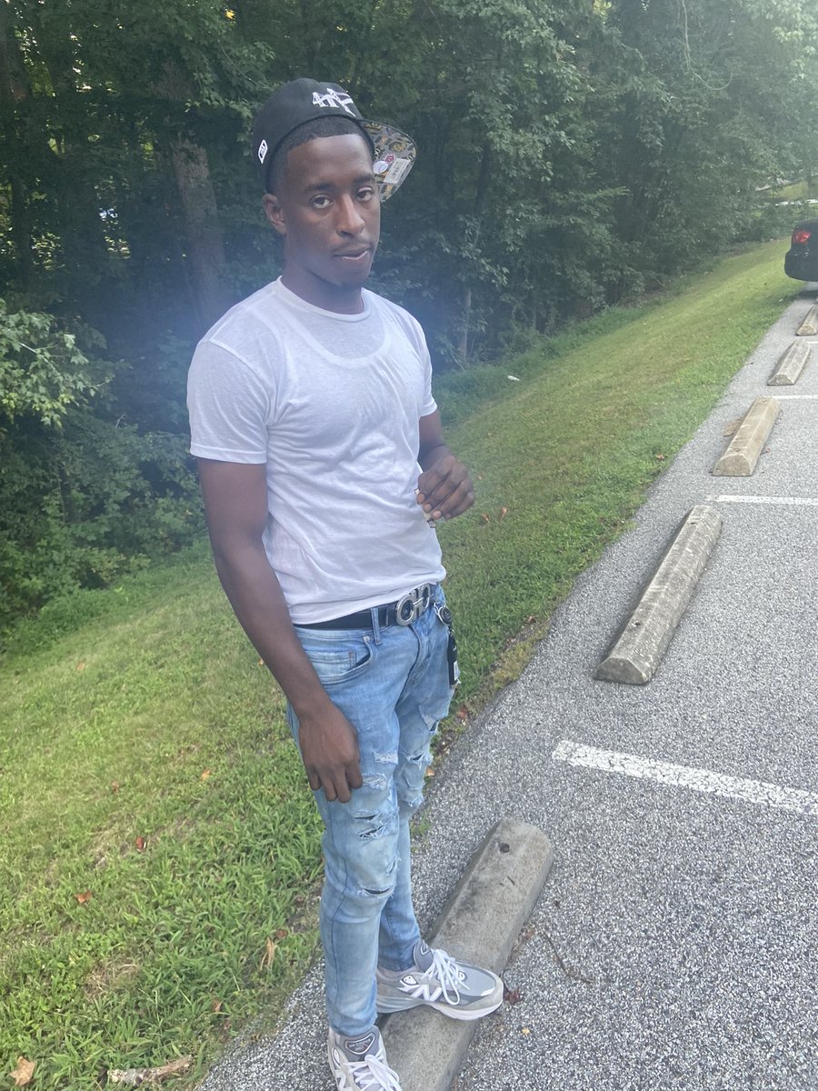 chuckfrm41's tweet photo. I passed these niggas 3 times and gave em headstarts 🥇 https://t.co/11EXi5bfOJ