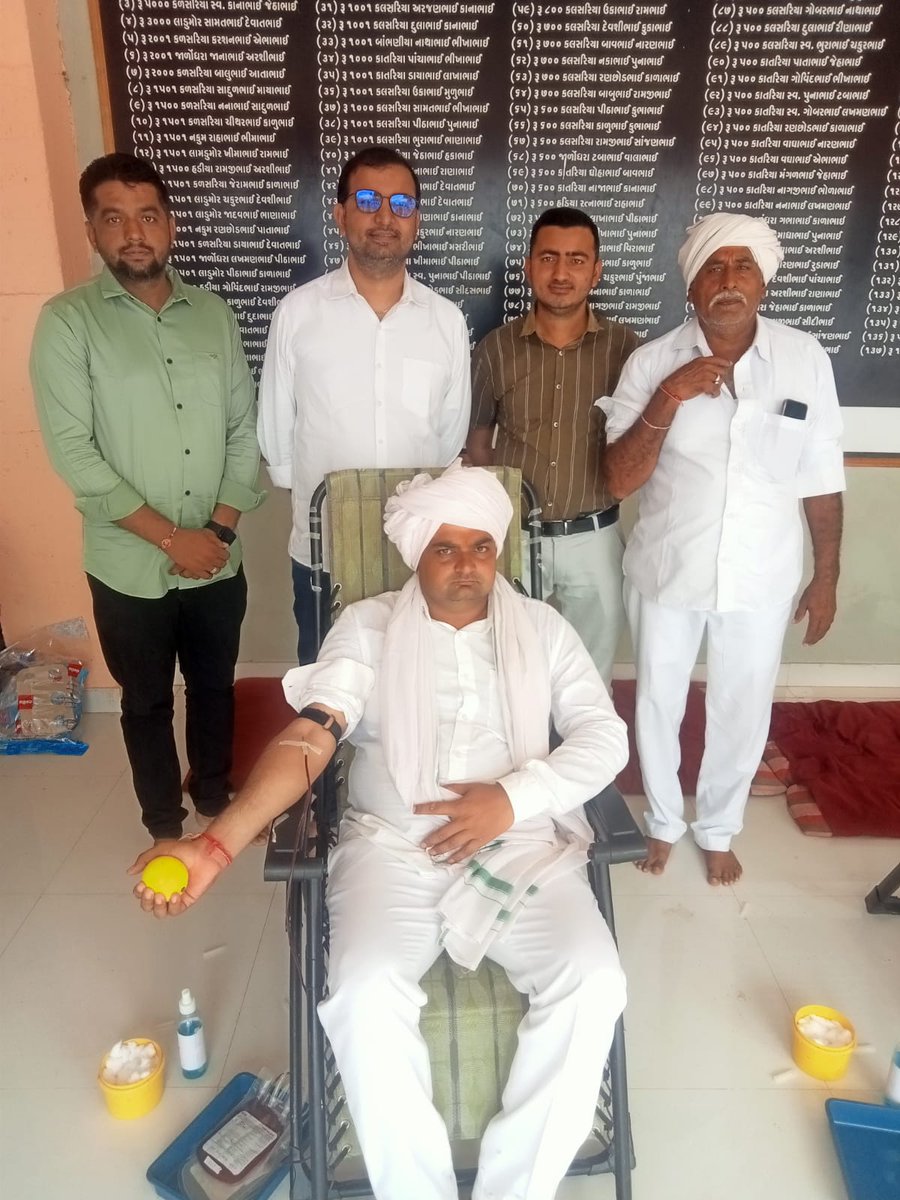 THORAJULA's tweet photo. રાજુલાના ખાખબાઈ ગામે આયુષ્માન ભવ: અભિયાન કાર્યક્રમ અંતર્ગત બ્લડ ડોનેશન કેમ્પમાં ૩૧ યુનિટ બ્લડ કલેક્ટ કરી ઈમરજન્સીમા સરળતાથી બ્લડ મળી રહે તેવા પ્રયત્નો કરાયા..

@MoHFW_INDIA @GujHFWDept @AyushmanHWCs @NHMGujarat
@mdnhmgujarat @CollectorAmr @ddoamreli @AmreliHealth @ArunKumar23302 https://t.co/H2QUOSIIrq