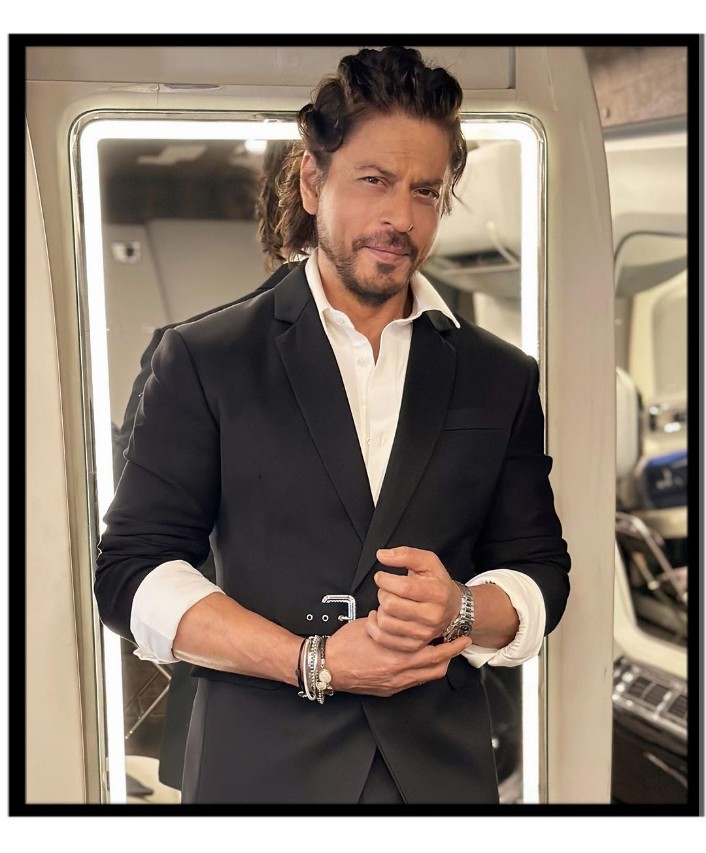 teamsrkfc's tweet photo. Killer swagger King #ShahRukhKhan ready for the #Jawan success press meet.

@iamsrk

#SRK #KingKhan https://t.co/R5jMhuwBtQ