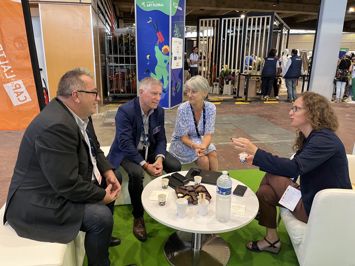 Rencontre entre l’Agefiph Auvergne Rhône Alpes, le président national d’#OCAPIAT et la directrice régionale d'#OCAPIAT Auvergne Rhône Alpes.
Discussion autour des actions mises en place en région dans le cadre de la déclinaison de la convention nationale signée avec l’ <a href="/Agefiph_/">Agefiph</a>