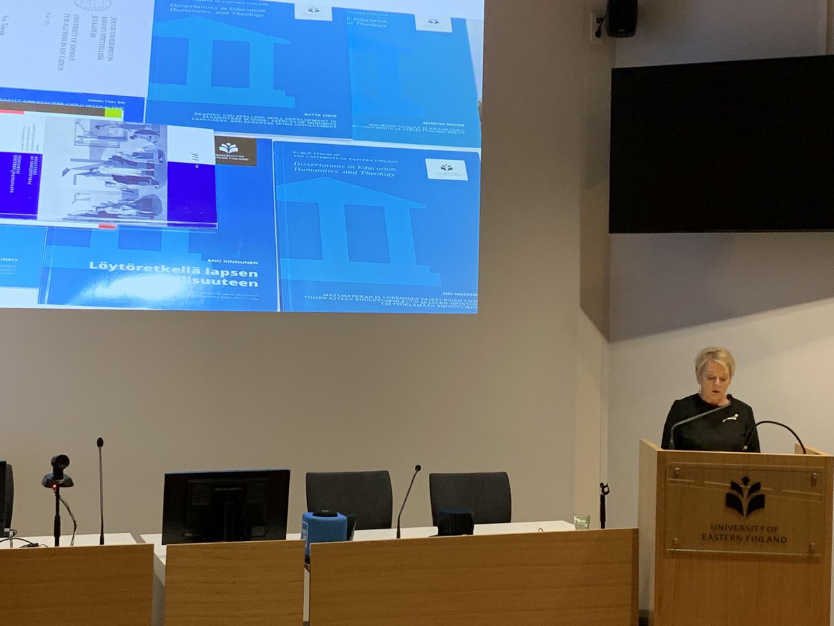 Kiitämme erityispedagogiikan professori Leena Holopaista yhteistyöstä kuluneina vuosina ja toivotamme leppoisia eläkepäiviä!