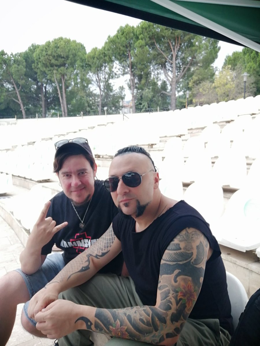 Aaa Burayı Unutmuşum X... 😎🤘🏻

<a href="/haykocepkin/">hayko cepkin</a>