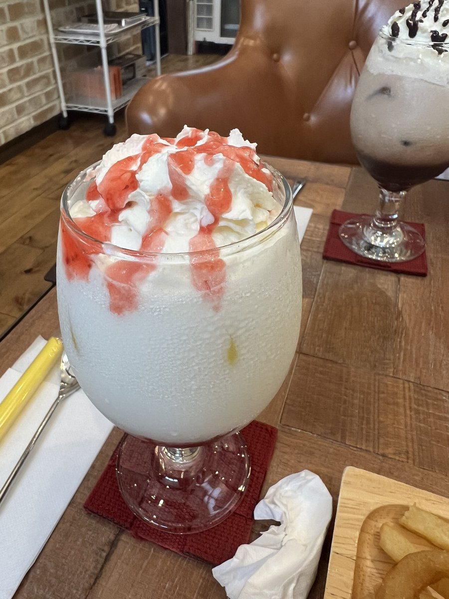 Dr_SPASM's tweet photo. 可愛いだけで注文しちゃうよね🍹 https://t.co/Y51lxK0wJJ