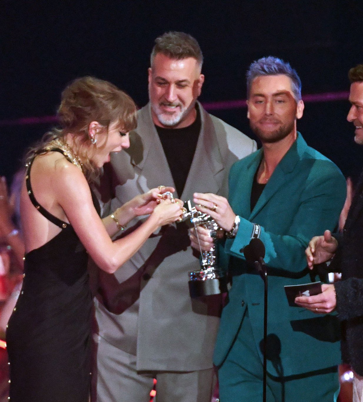 NSync gifted Taylor Swift these adorable friendship bracelets