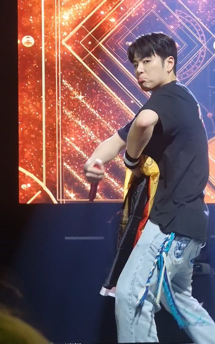 ♡♡♡♡♡♡
#iKONIC과_iKON_8주년_우리의PANORAMA