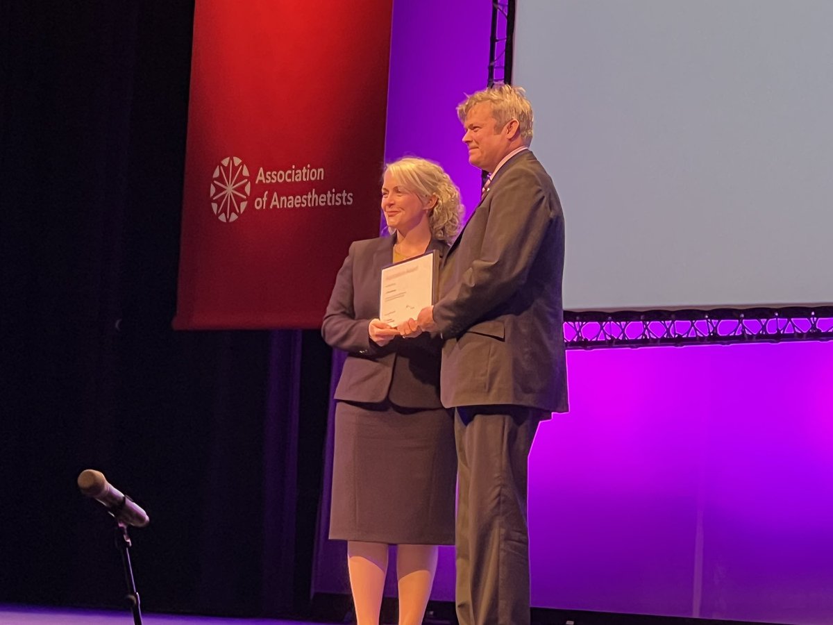 The impressive Emma McLaughlin receiving the Association Medal from the AAGBI… thoroughly deserved Emma 🫡  <a href="/DMS_MilMed/">Defence Medical Services</a> <a href="/AAGBI/">AoA</a> <a href="/RAFMedServices/">RAF Medical Services</a>