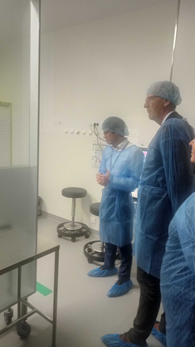NumeriqueSante's tweet photo. Visite de Cris Ross, CIO de la
@MayoClinic , de @FondARothschild  
Rencontre avec les professeurs @DanMilea3 et @Y_Boursin 
Echange sur l'IA de neuro-ophtamologie et visite d'un surgicube.

@DegosSandrine #HealthTech #ArtificialIntelligence https://t.co/Cyr3It0g8d