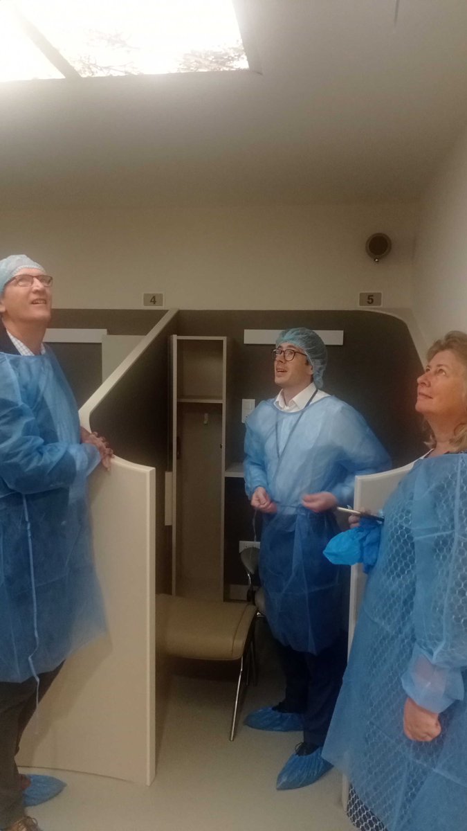 Numérique&Santé (@numeriquesante) on Twitter photo Visite de Cris Ross, CIO de la
<a href="/MayoClinic/">Mayo Clinic</a> , de <a href="/FondARothschild/">Hôpital Fondation Adolphe de Rothschild</a>
Rencontre avec les professeurs <a href="/DanMilea3/">Dan Milea</a> et <a href="/Y_Boursin/">Yannick Boursin</a>
Echange sur l'IA de neuro-ophtamologie et visite d'un surgicube.
<a href="/DegosSandrine/">Sandrine Degos</a> #HealthTech #ArtificialIntelligence Visite de Cris Ross, CIO de la
<a href="/MayoClinic/">Mayo Clinic</a> , de <a href="/FondARothschild/">Hôpital Fondation Adolphe de Rothschild</a>
Rencontre avec les professeurs <a href="/DanMilea3/">Dan Milea</a> et <a href="/Y_Boursin/">Yannick Boursin</a>
Echange sur l'IA de neuro-ophtamologie et visite d'un surgicube.
<a href="/DegosSandrine/">Sandrine Degos</a> #HealthTech #ArtificialIntelligence