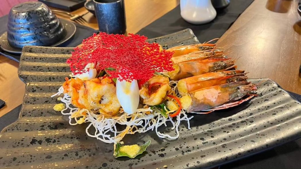 EnglishPointMSA's tweet photo. Seafood dining with a seaside ambiance 😋

Let's meet at the seafood table in MASA Restaurant.  
______________________________

#EnglishPointMarina #restaurant #hotel #travel #restaurant https://t.co/T2cpTiMnHO