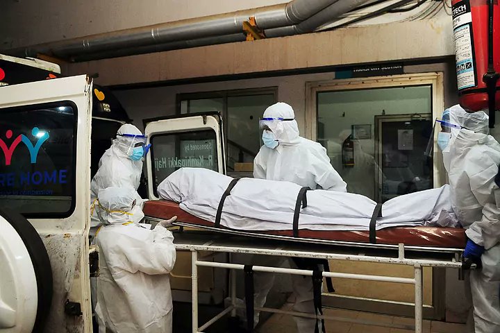 AHORA | 🔴

🔹India decreta alerta en el sur del país tras dos muertos y varios hospitalizados por el virus mortal Nipah.  

🔹No tiene vacuna y su tasa de mortalidad es del 70%

🔹Recogen muestras de fluidos de murciélagos y árboles frutales ya que podrían ser portadores del
